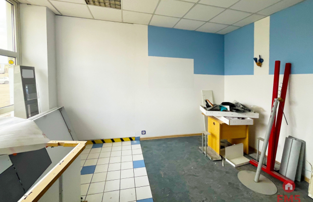 Praktyczny, niewielki lokal użytkowy