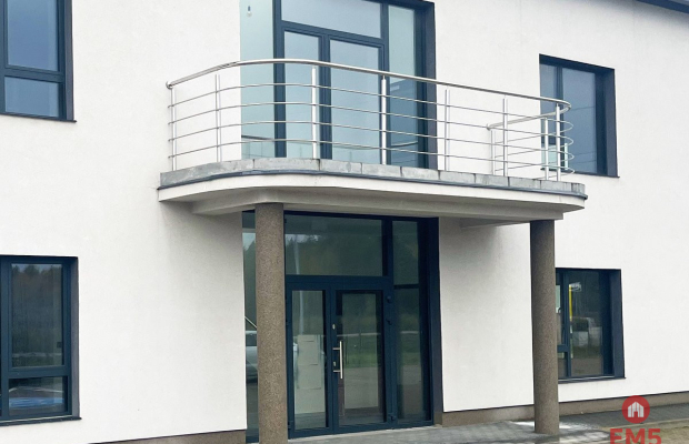 Nowoczesna hala, biura, gotowy do wynajmu.