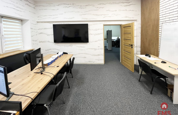 Powierzchnia biurowa 100 m2