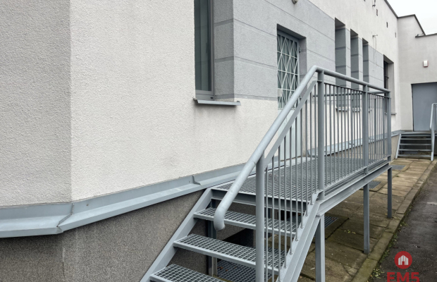 Budynek parterowy 200 m2