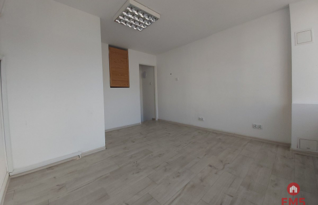 Lokal gastronomiczny w imprezowej części miasta.