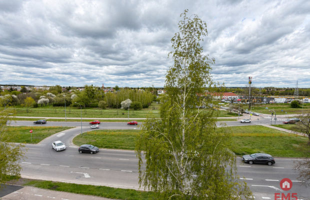 2 pokoje, świetna lokalizacja – Piastowska