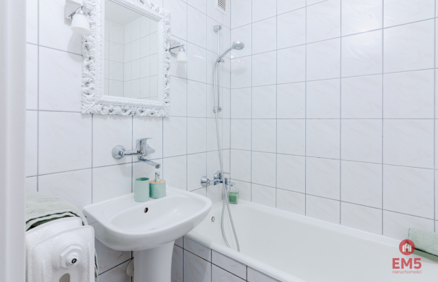 Większość atrakcyjnych nieruchomości w tej okolicy znika zanim trafia na portale. Dlatego pracujemy również na ofertach dostępn