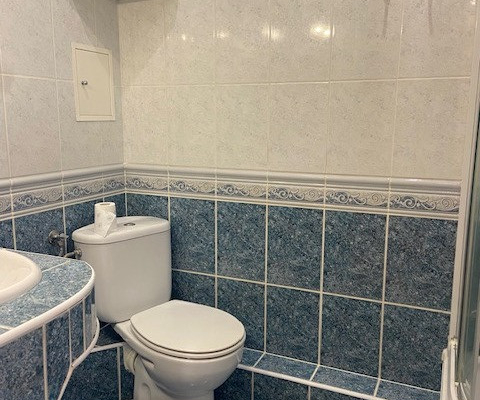 Zadbane 2-pokojowe mieszkanie obok basenu !!!