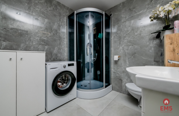 Dwa pokoje w centrum z balkonem