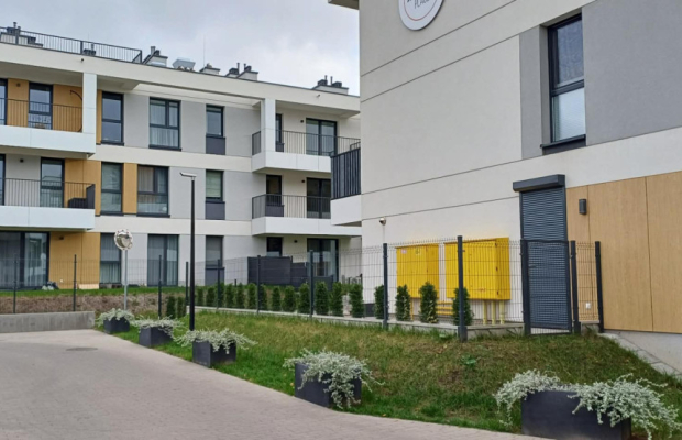 Apartament z antresolą i tarasem na dachu .