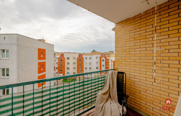 Zadbane 2 pokoje z dużym balkonem