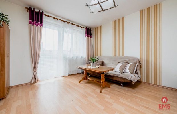 Zadbane 2 pokoje z dużym balkonem