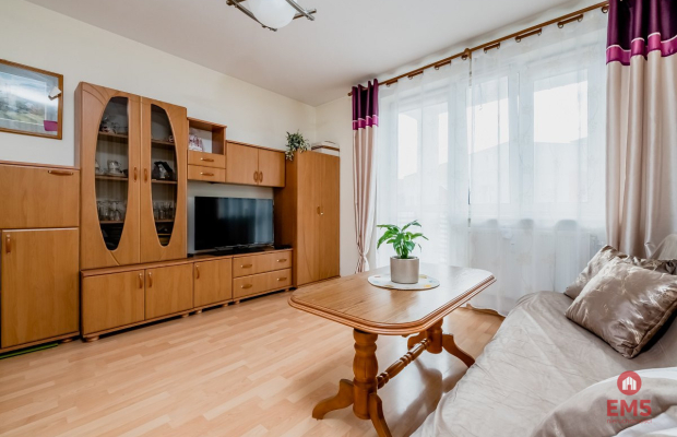 Zadbane 2 pokoje z dużym balkonem