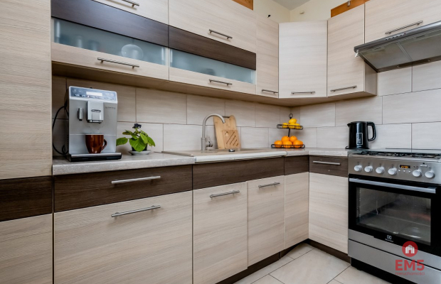 Zadbane 2 pokoje z dużym balkonem