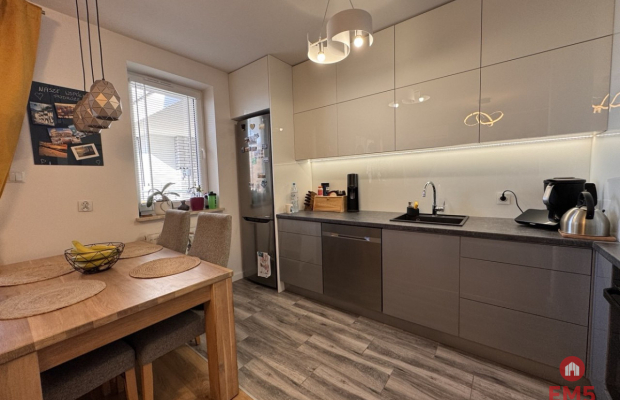 3 pokojowe  dwustronne mieszkanie z garażem