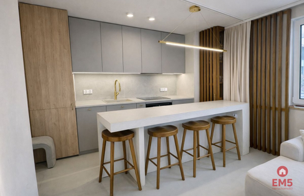 Trzy pokoje, do wejścia, nowy blok.