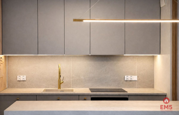 Trzy pokoje, do wejścia, nowy blok.