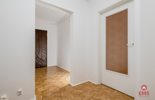 Wysoki parter z balkonem