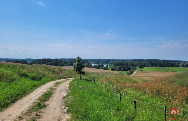Działka nad jeziorem w gminie Stare Juchy.