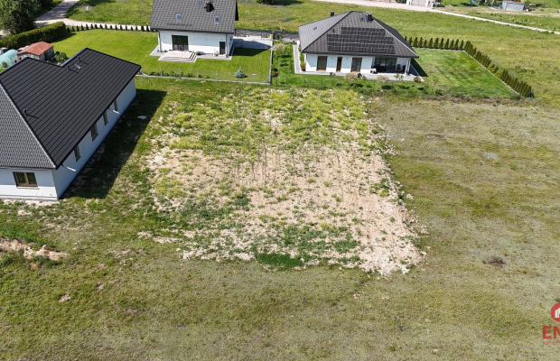 Olmonty działka 1000m2.