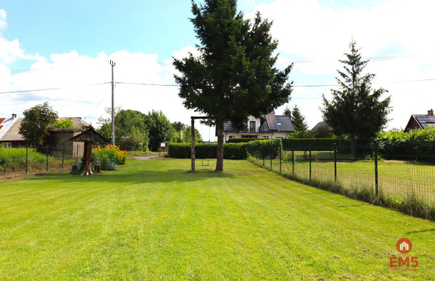 Działka nad jeziorem Serwy