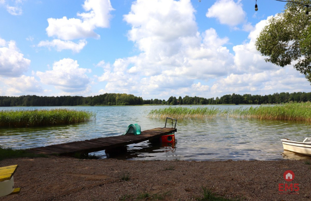 Działka nad jeziorem Serwy