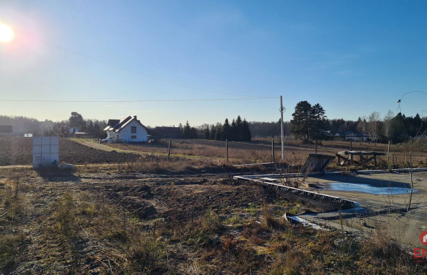 Działka 1000 m2, rozpoczęta inwestycja