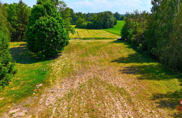 Działka nad jeziorem