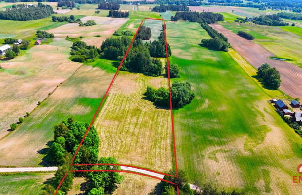 Działka nad jeziorem