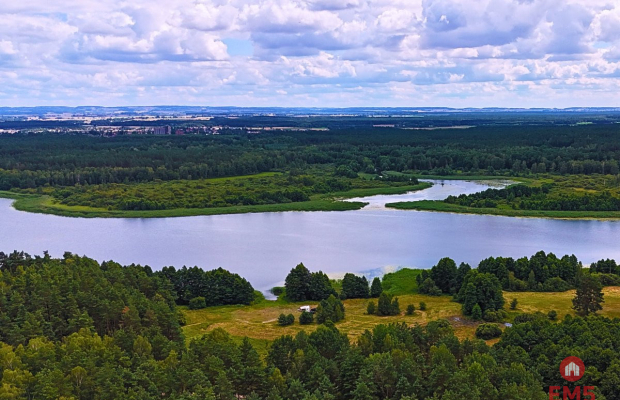 Działka budowlana blisko mazurskiego jeziora..