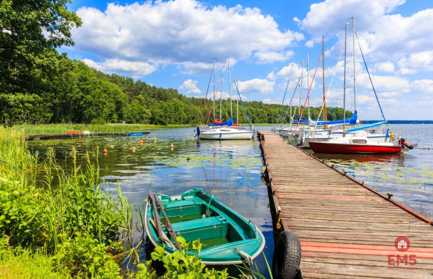 Działki budowlane nad jeziorem Luterskim.