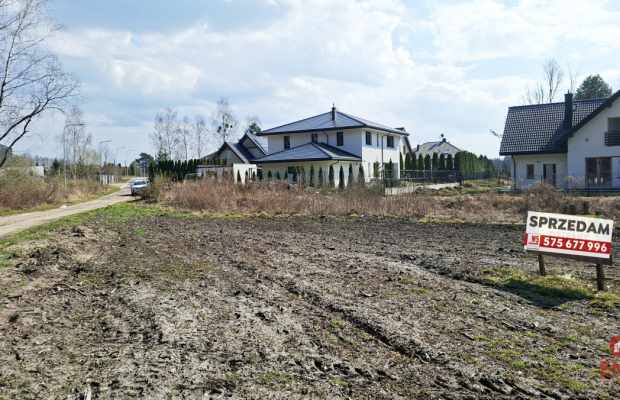 Solniczki. Działka budowlana pod lasem.