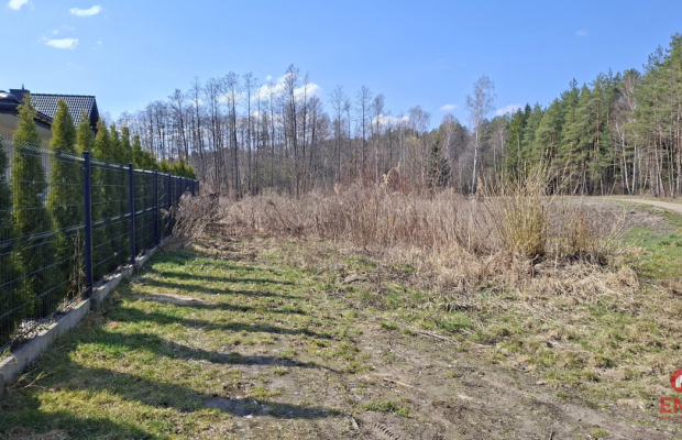 Solniczki. Działka budowlana pod lasem.