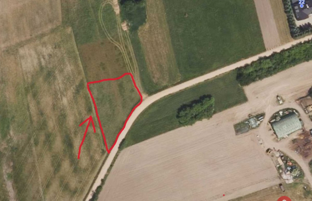 Działak budowlana blisko Narwi.