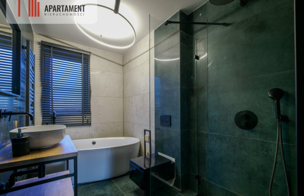 Dom z widokiem na jezioro, garaż, spokojna okolica