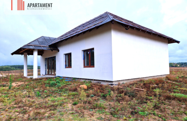 Piękny dom w stanie deweloperskim .