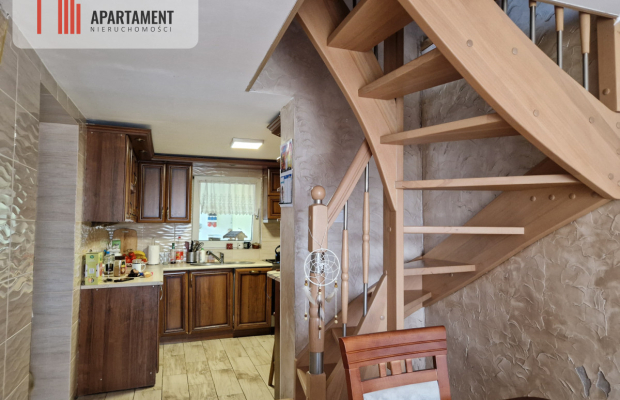 Dwa domy wolnostojące w spokojnej okolicy