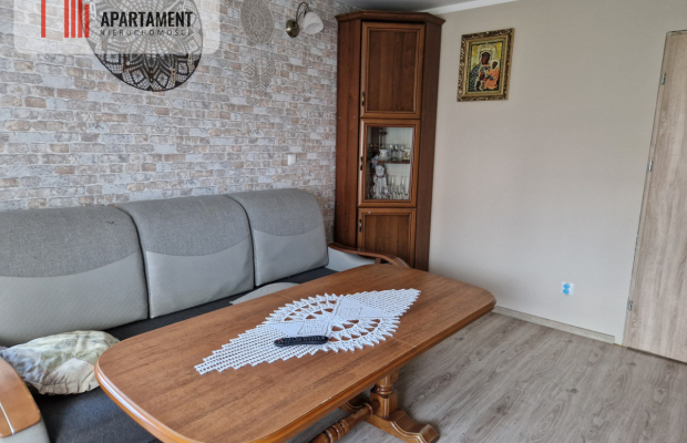 Dwa domy wolnostojące w spokojnej okolicy