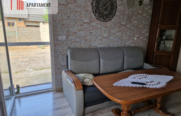 Dwa domy wolnostojące w spokojnej okolicy