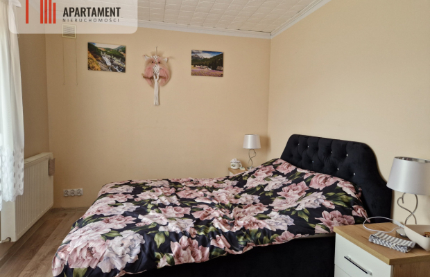 Dwa domy wolnostojące w spokojnej okolicy