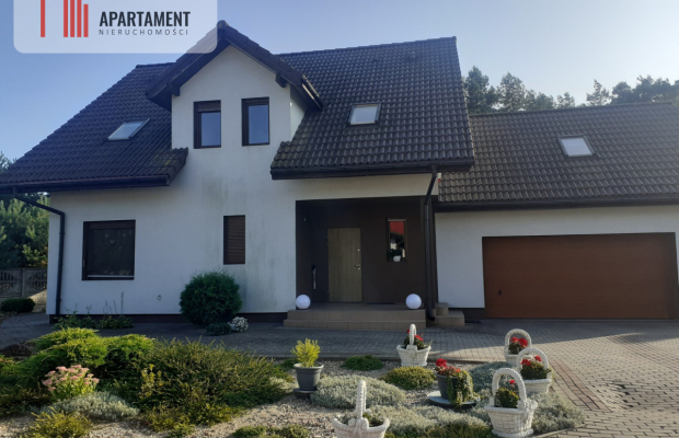 Piękny dom pod lasem