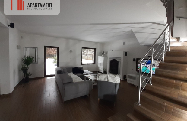 Piękny dom pod lasem