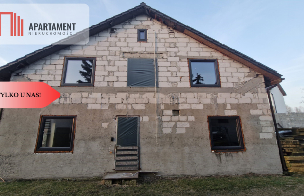 Rypin. Dom - stan surowy zamknięty, ogrodzony.