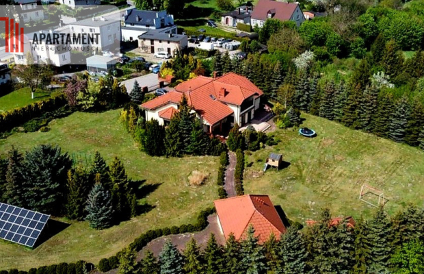 Z dużym ogrodem, w spokojnej okolicy!