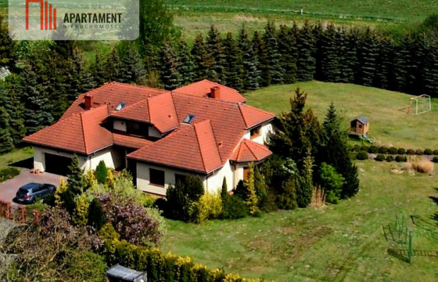 Z dużym ogrodem, w spokojnej okolicy!