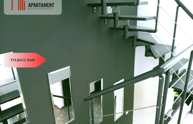 Dom segment pod lasem