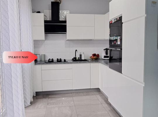 Cisza, spokój, las, na sprzedaż pół domu, ogródek