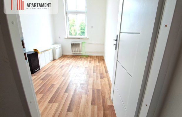 UROKLIWA KAMIENICA ZE STAŁYM DOCHODEM W CENTRUM !!