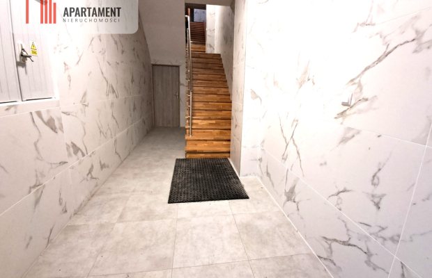 UROKLIWA KAMIENICA ZE STAŁYM DOCHODEM W CENTRUM !!