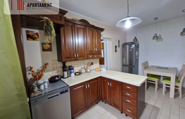 4 lokale mieszkalne, lokal komercyjny,duża działka