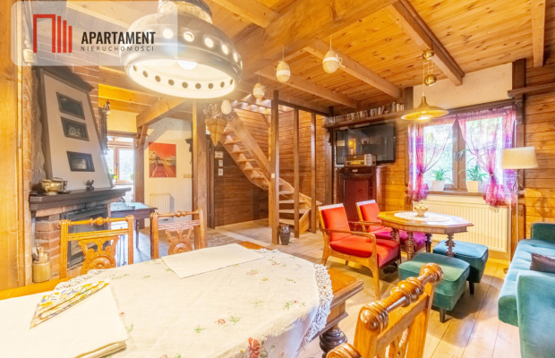 Oryginalny dom w bajkowej scenerii.