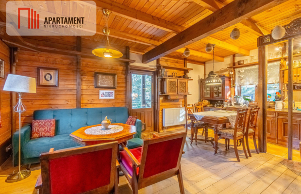 Oryginalny dom w bajkowej scenerii.