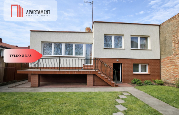 Dom z lokalem pod biznes i domkami letniskowymi