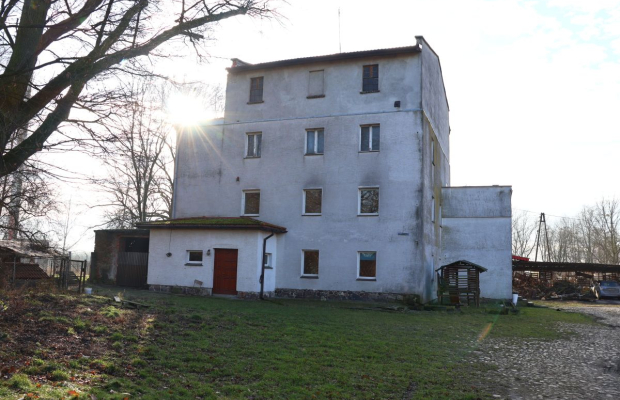 Dom, 3 mieszkania, 5 ha gruntów! Gmina Czernica